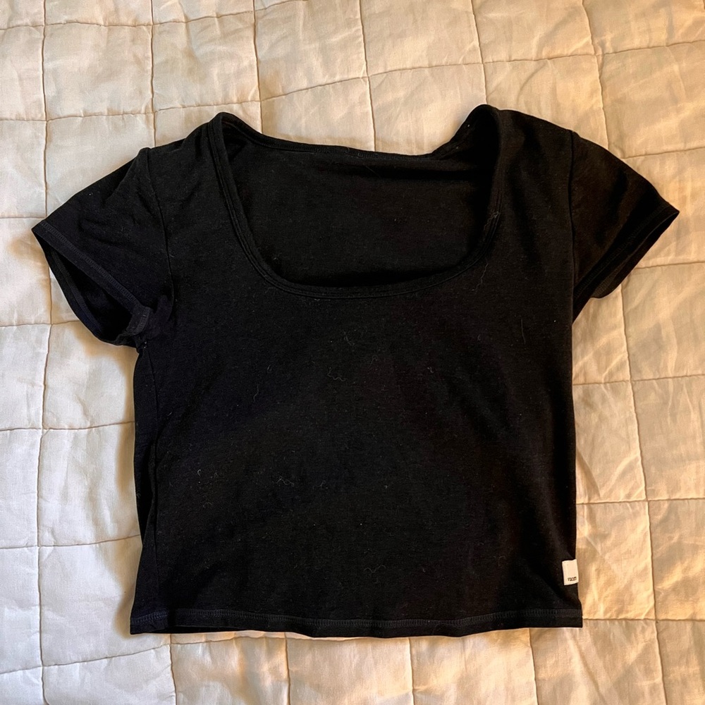 Black Vuori cropped tshirt size M